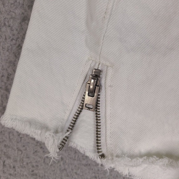 Levi's Shorts Womens Size 27 White Altered 501 Side Zipper Denim Cutoff Frayed - Picture 4 of 16
